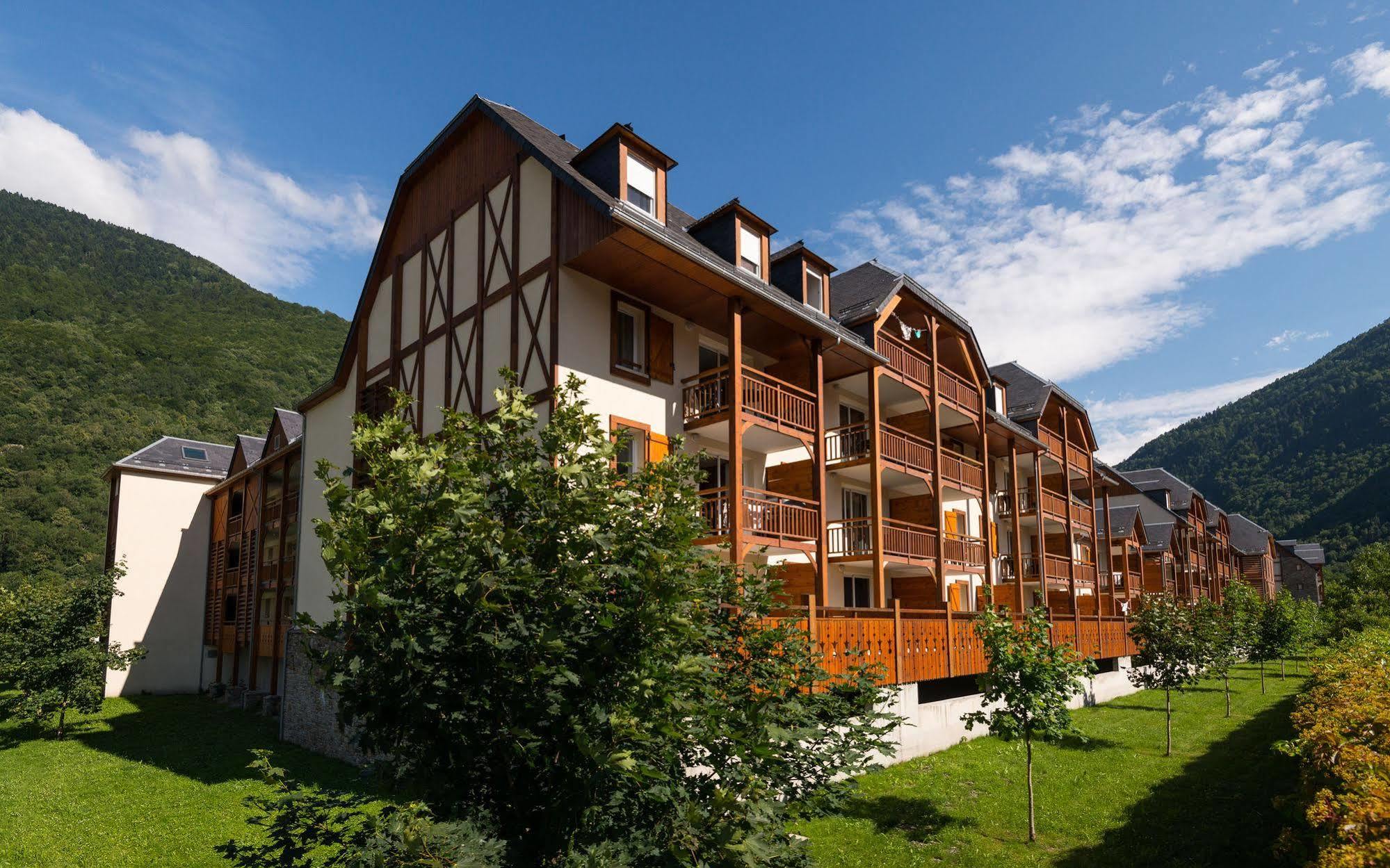 Lagrange Vacances Le Belvedere Saint-Mamet エクステリア 写真