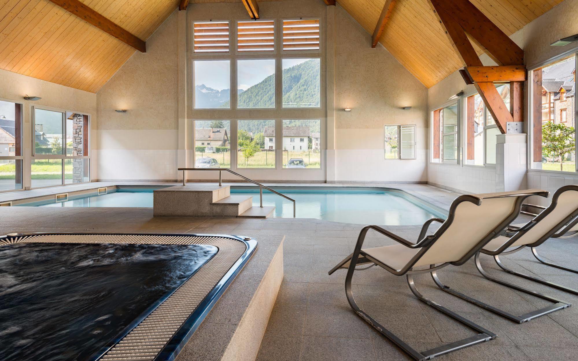Lagrange Vacances Le Belvedere Saint-Mamet エクステリア 写真